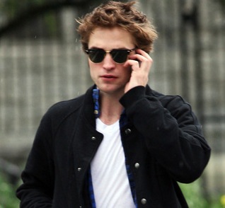 Robert Pattinson Phone Number on Rob Pattinson Responds To His Fanmail    Letters To Rob
